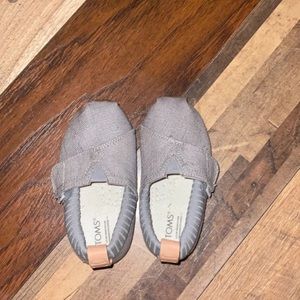 Toms